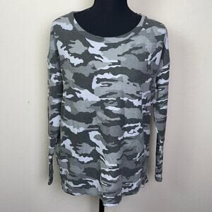 NWT Chaser women’s M camouflage l/s T-shirt